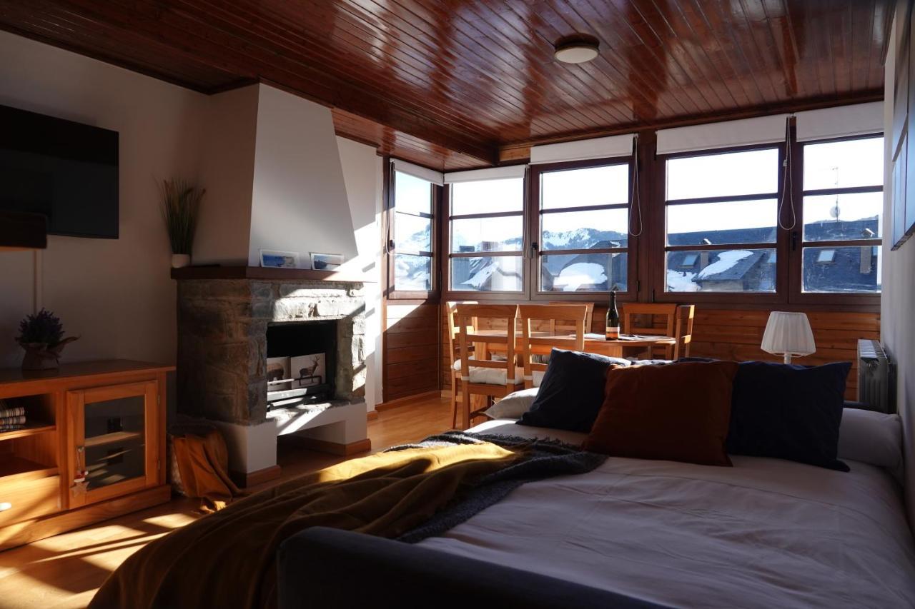 Stone Garaje Cubierto Y Trastero Pirineos360 Appartement Formigal Buitenkant foto